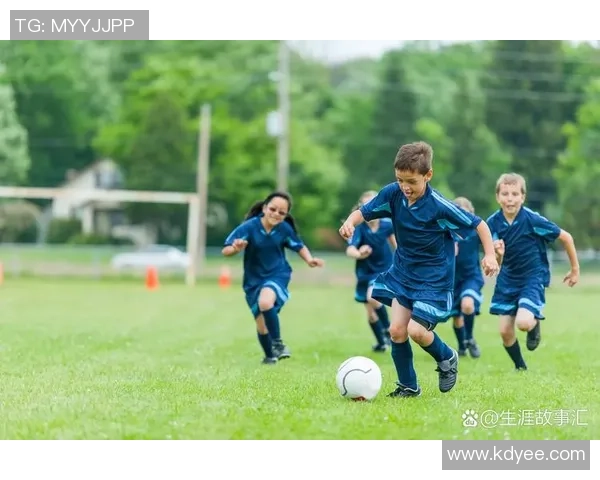 将足球传奇球员化为歌声 唱响绿茵场上的英雄故事 将足球传奇球员化为歌声 唱响绿茵场上的英雄故事