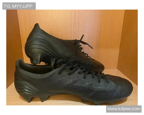 球星足球鞋破损怎么办 专家教你如何应对急救与修复技巧