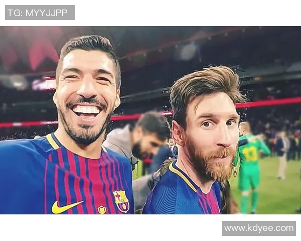 足球场上的梗王们：十位球星幽默瞬间解读与精彩表现回顾