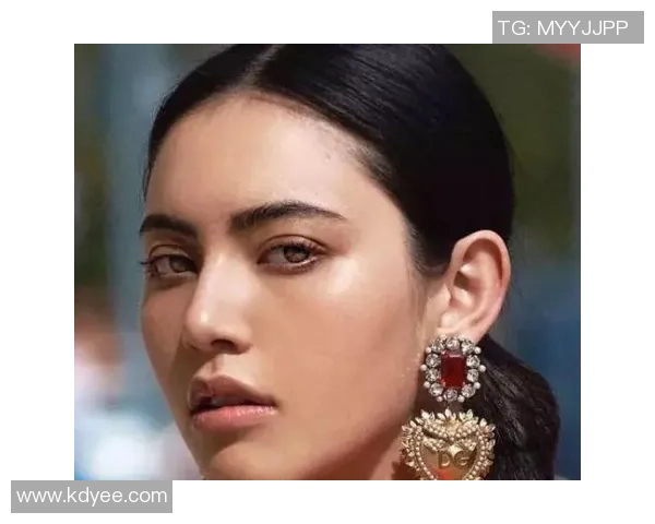 手绘展现足球球星发型魅力探索个性与艺术结合魅力