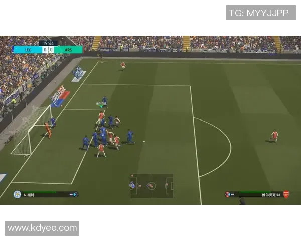 《探索足球球星卡77的传奇之路：从起步到巅峰的全景回顾》